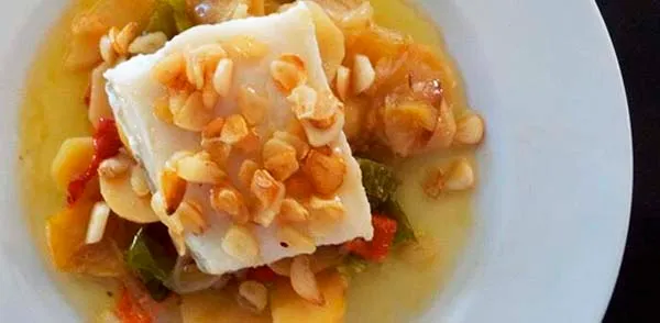 Bacalao con almendras tostadas