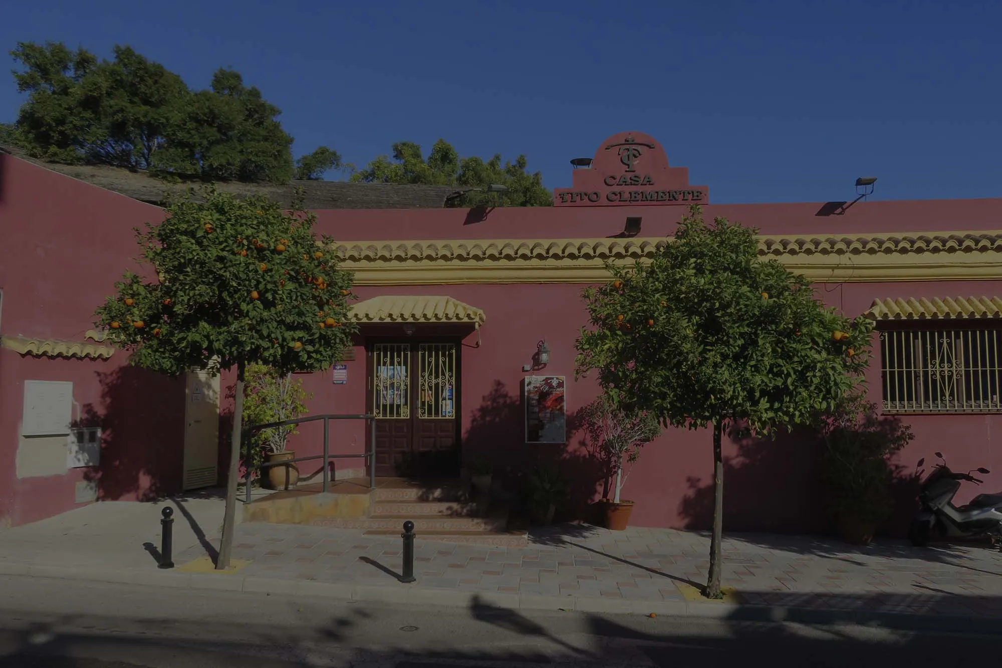 Fachada de Casa Tito Clemente en la calle Molino de Viento